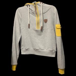 Nwot Ladies Wanakome cropped Hoodie